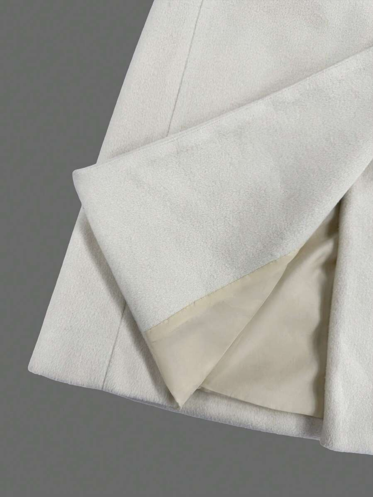 Klassischer zweireihiger Wollmantel