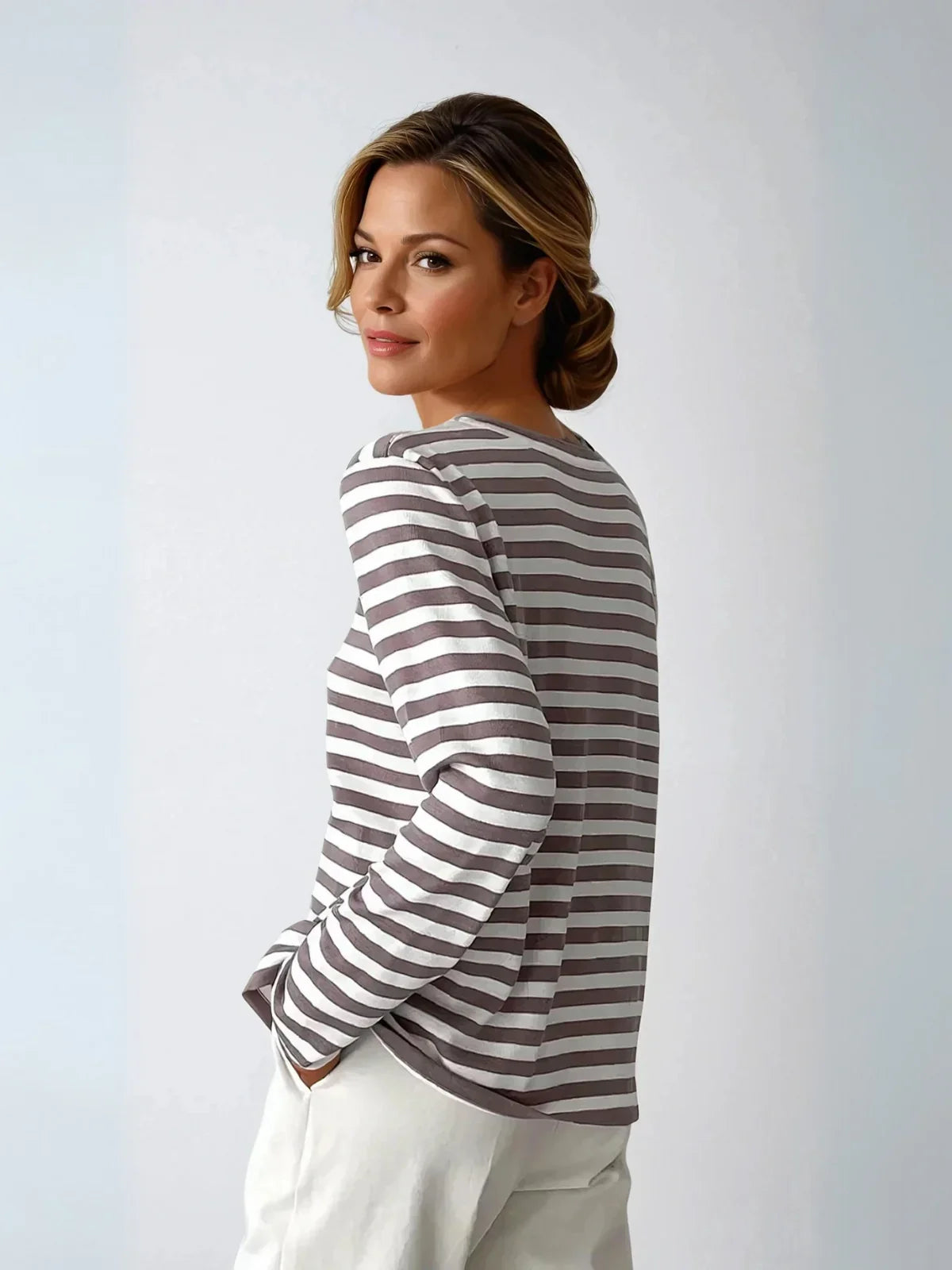 Everyday Parisian Stripe Crewneck Tee - LA FEMME WANDERER