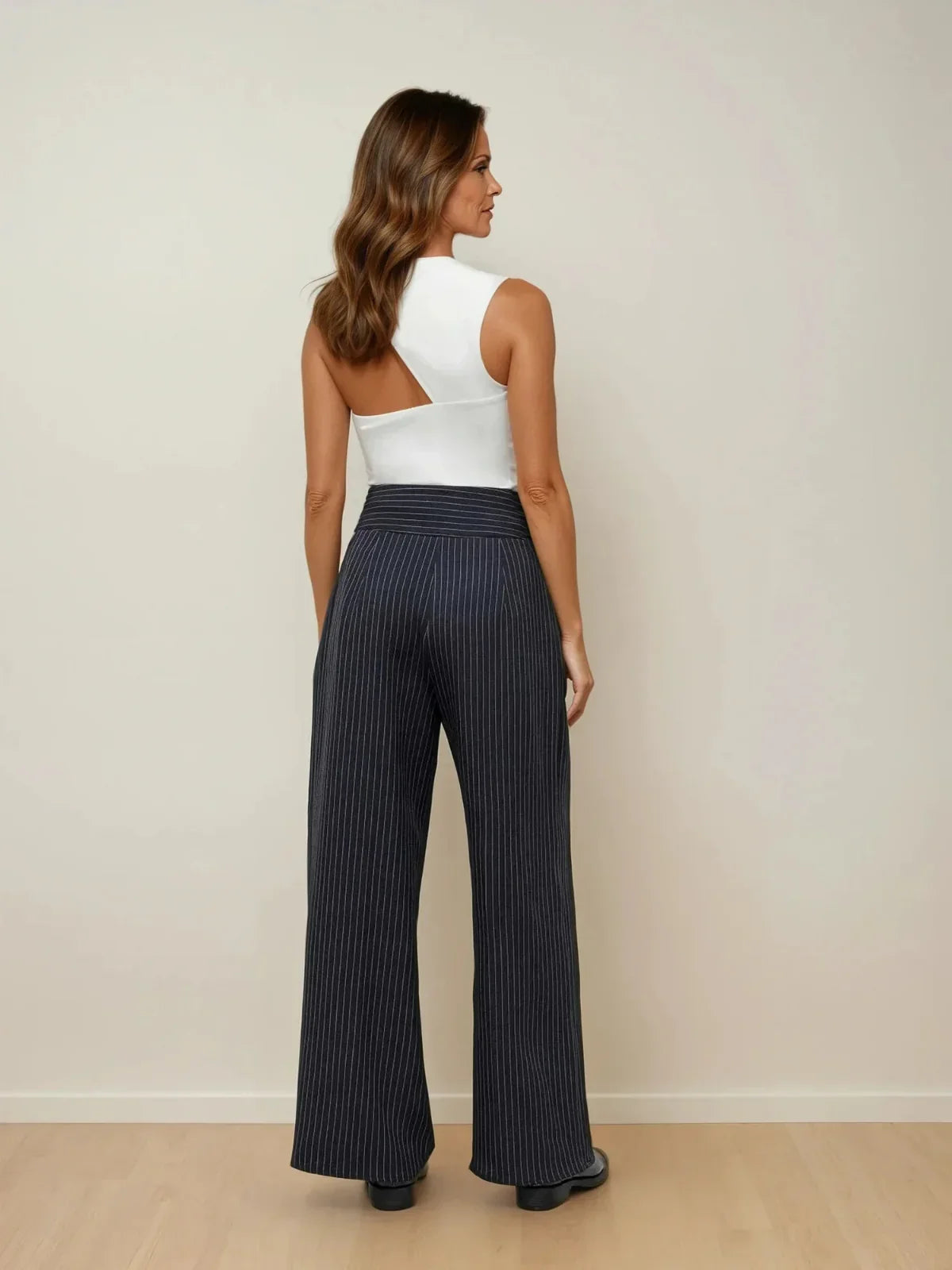 Casual & Chic Asymmetrical Neck Tank Top - LA FEMME WANDERER