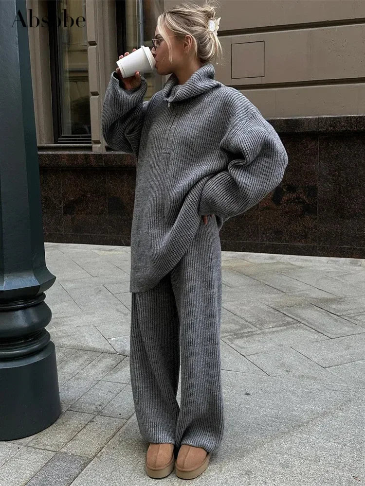 Passendes Set mit einfarbigem Pullover mit halbem Reißverschluss