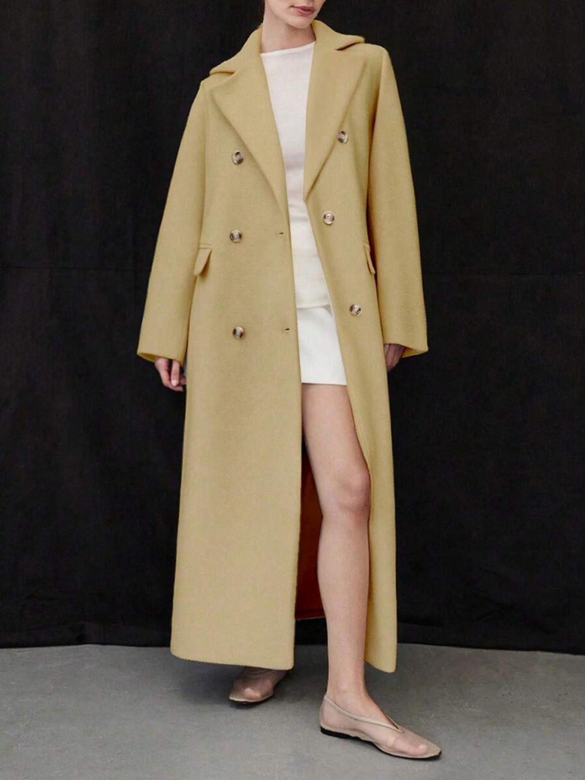 Klassischer zweireihiger Wollmantel