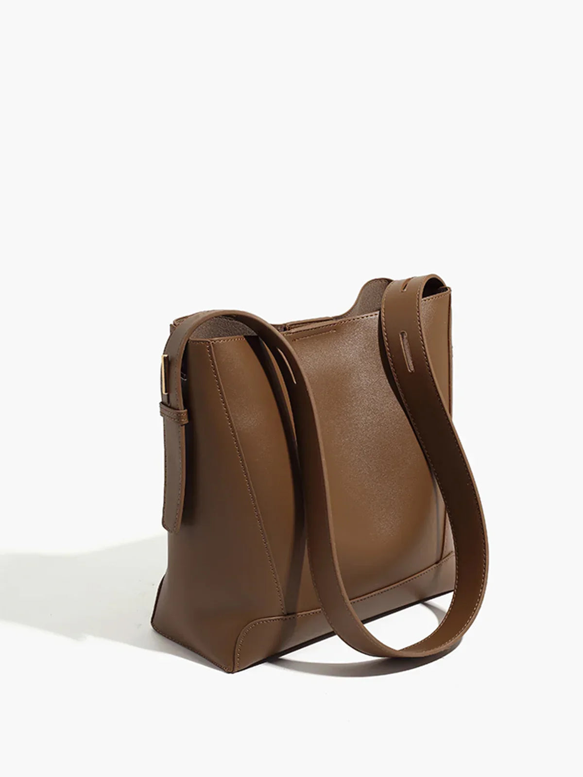 Soft-Buckle Piping Bucket Bag - LA FEMME WANDERER