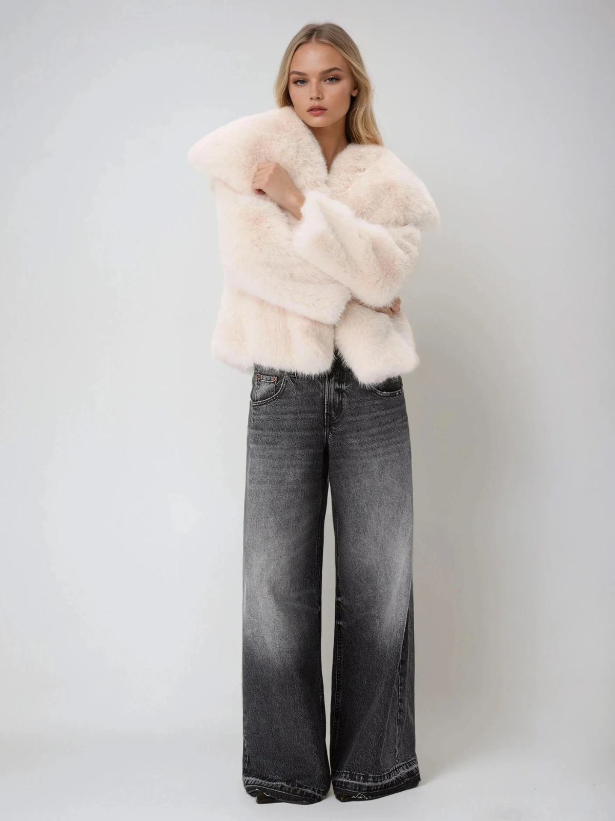 Glamorous Creamy Faux Fur Coat - LA FEMME WANDERER