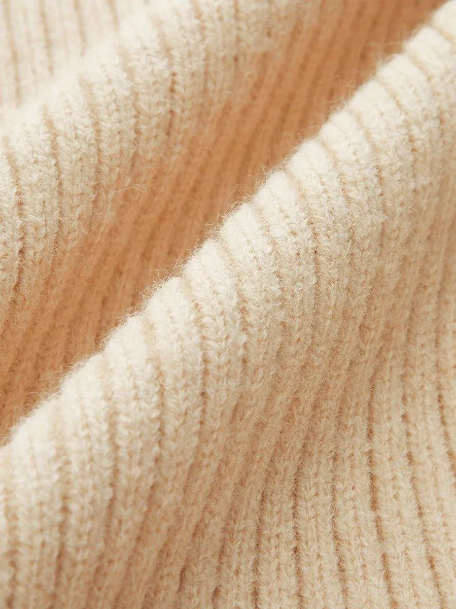 Turtleneck Sleeveless Top Fashion Casual - LA FEMME WANDERER