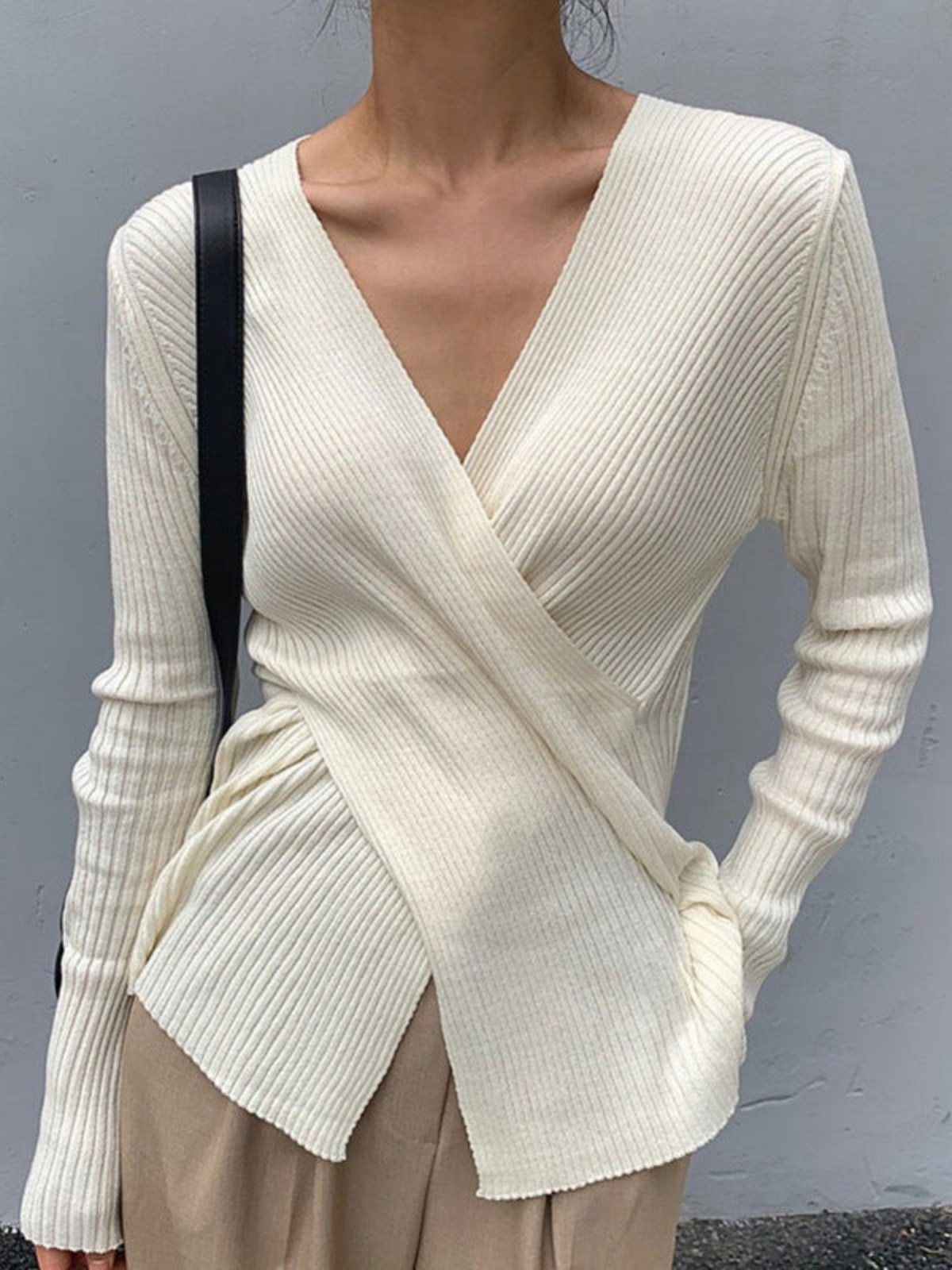 V-neck Cotton Cross Knitted Sweater - LA FEMME WANDERER