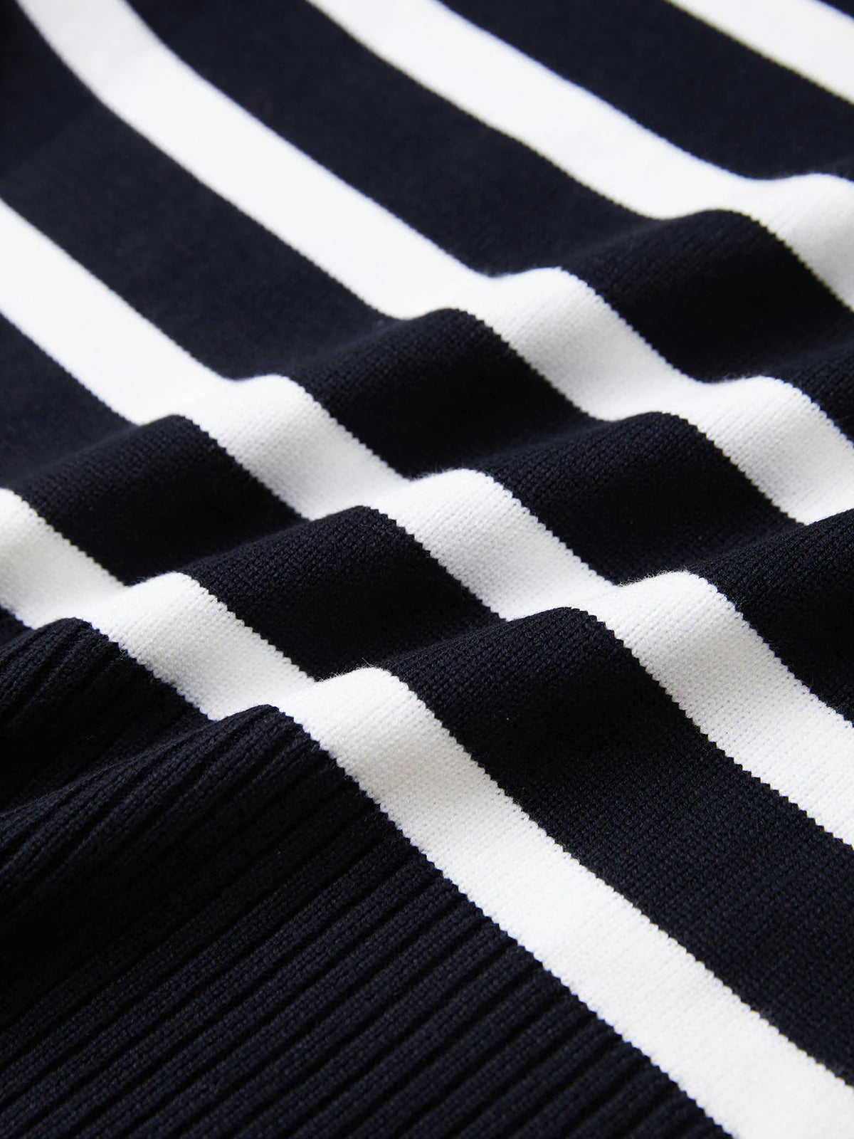 Cozy Stripe Mockneck Sweater - LA FEMME WANDERER