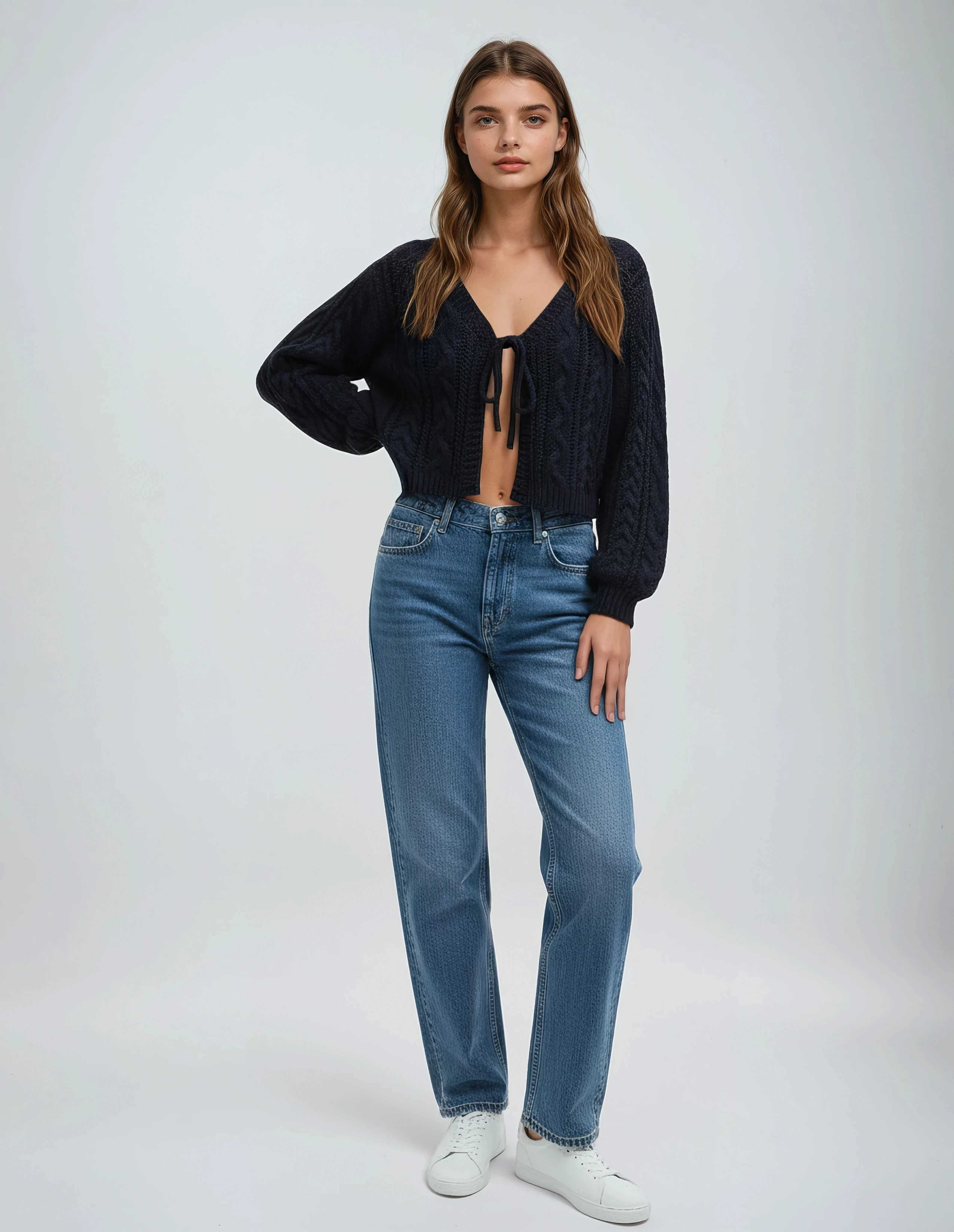 Marineblaue Strickjacke mit tiefem V-Ausschnitt