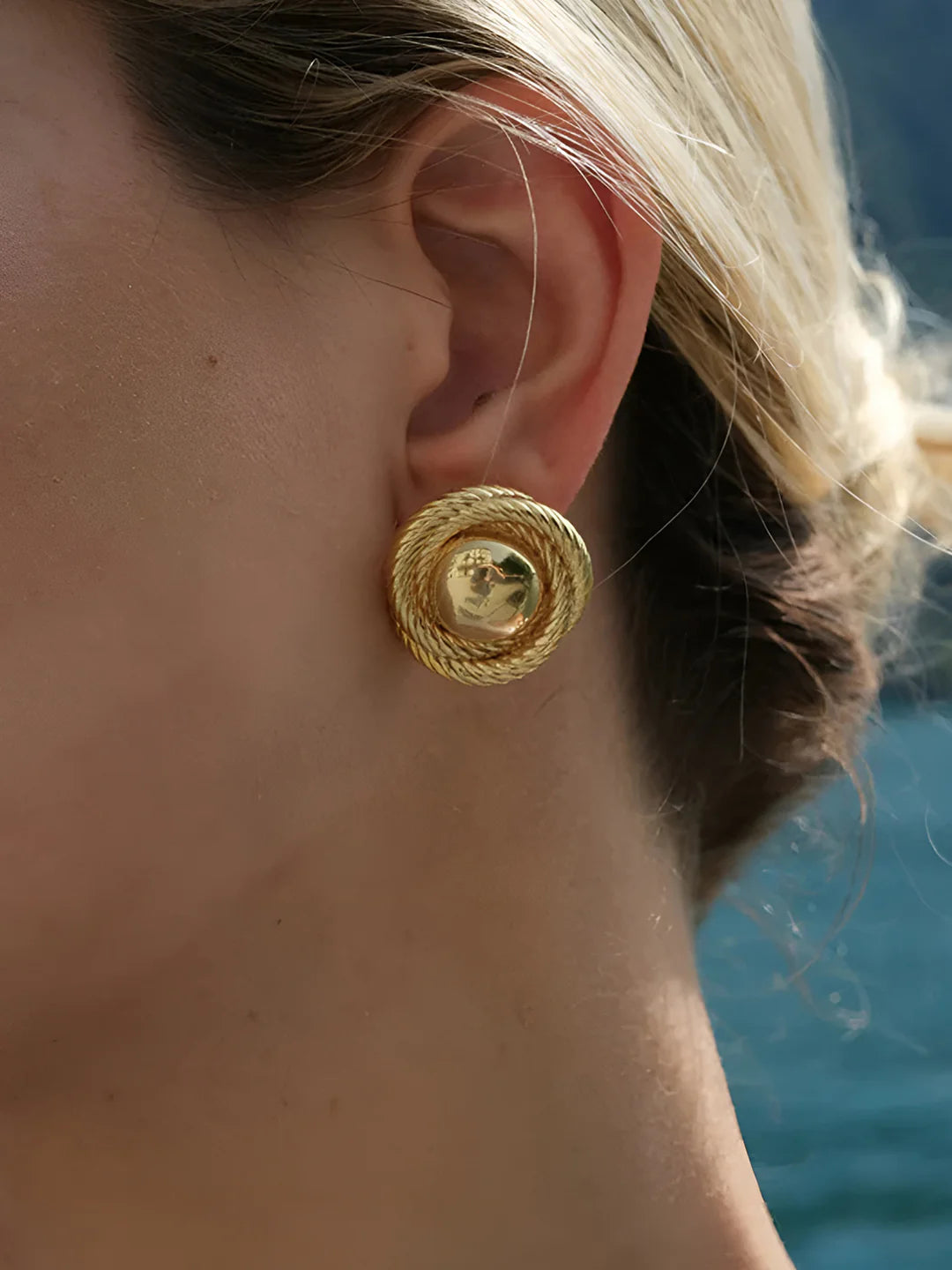 Screw Thread Round Earrings - LA FEMME WANDERER