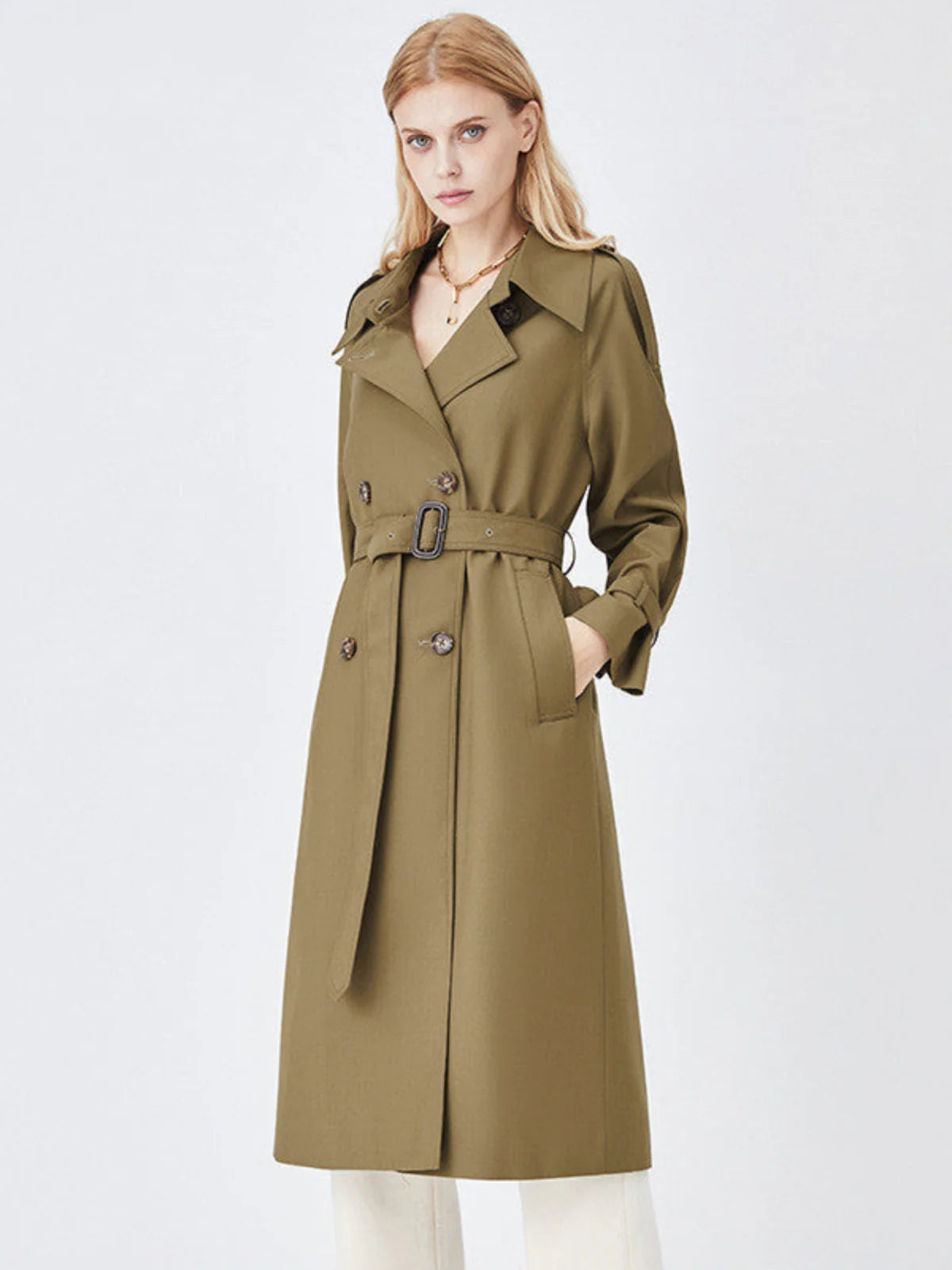 Classy Capsule - 2 - LA FEMME WANDERER