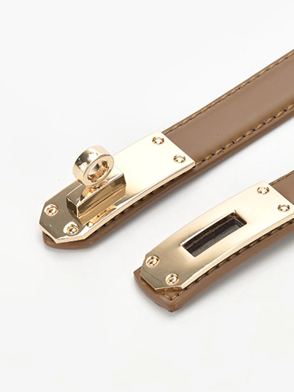 Classy Capsule - 3 - LA FEMME WANDERER
